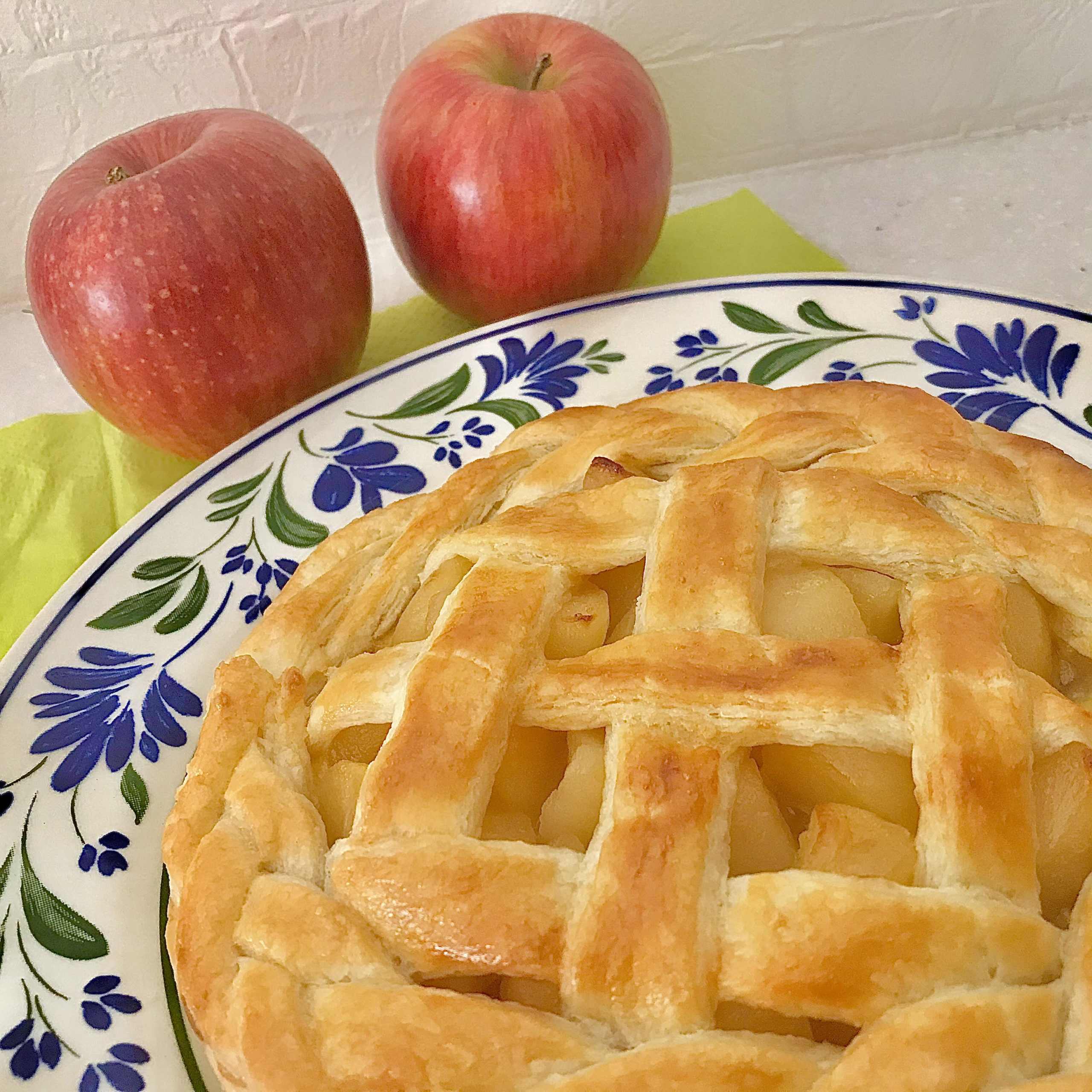 パイ生地も煮りんごも イチから作る 本格アップルパイ のレシピ