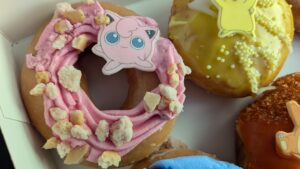 PokémonとKrispy Kreamコラボのプリンドーナツ