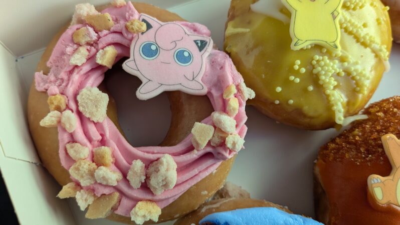 PokémonとKrispy Kreamコラボのプリンドーナツ